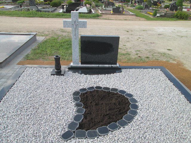 Dviejų dalių paminklai