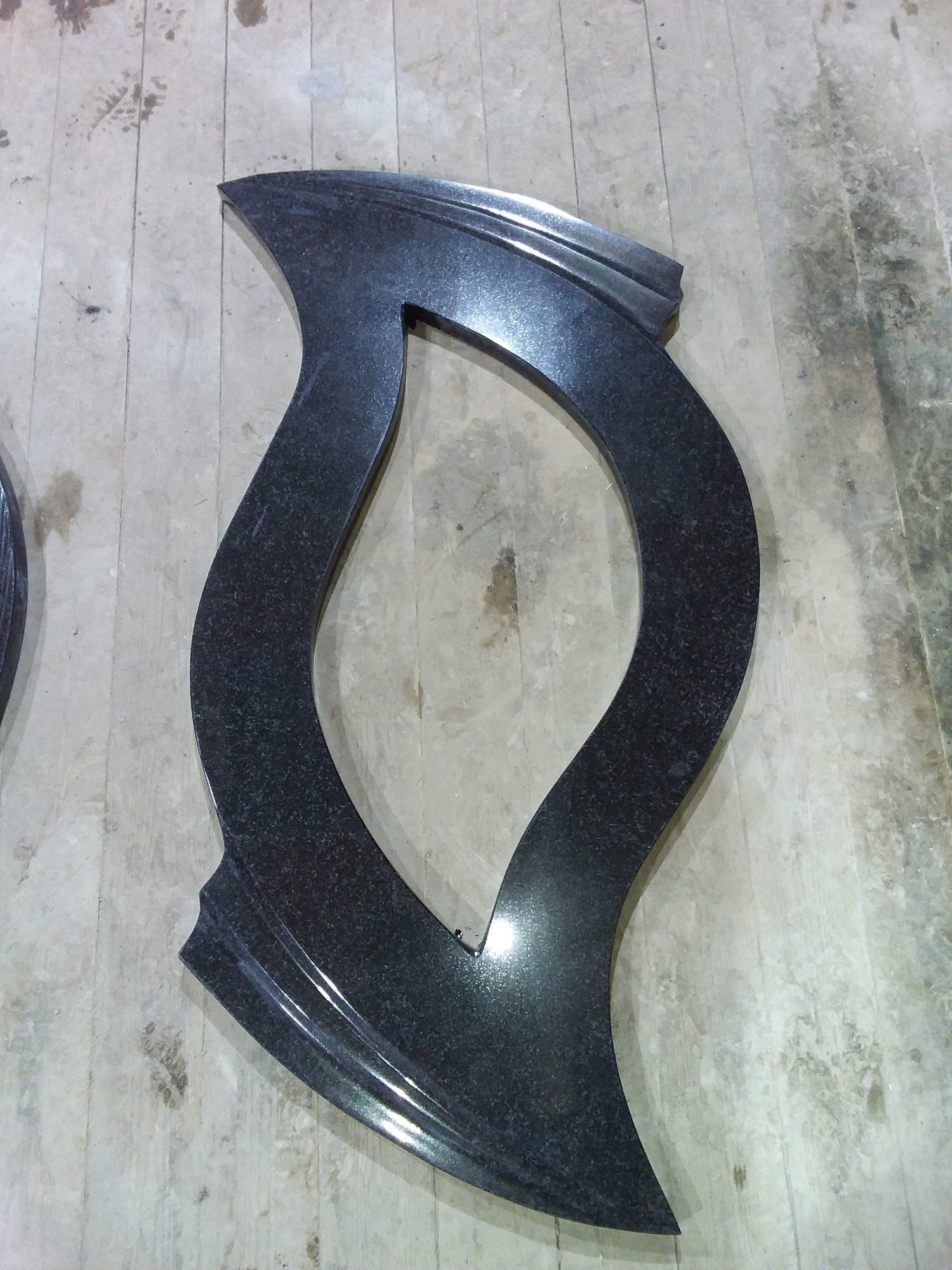 kapavietė su įrengtu gėlynu