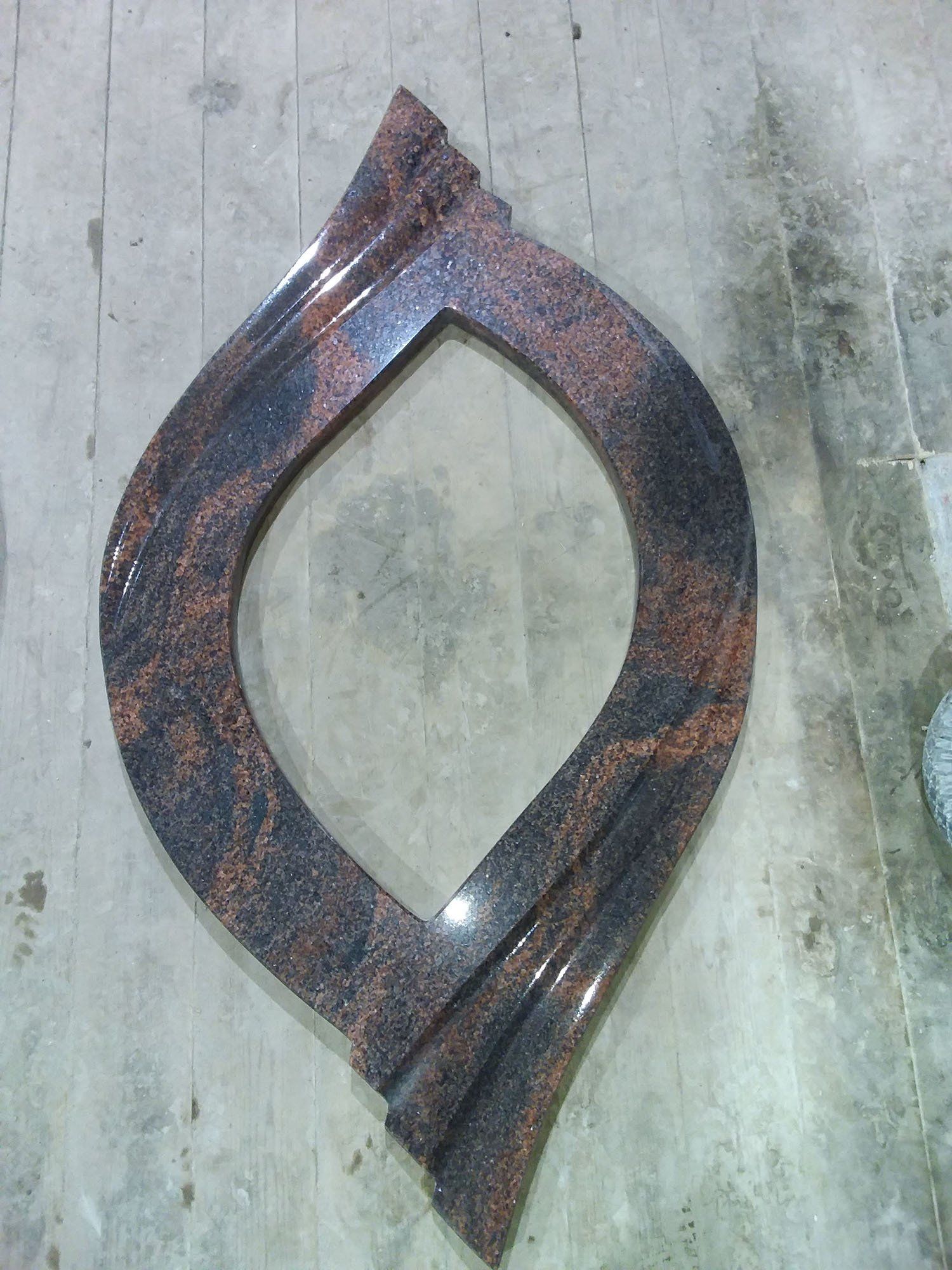 kapavietė su įrengtu gėlynu