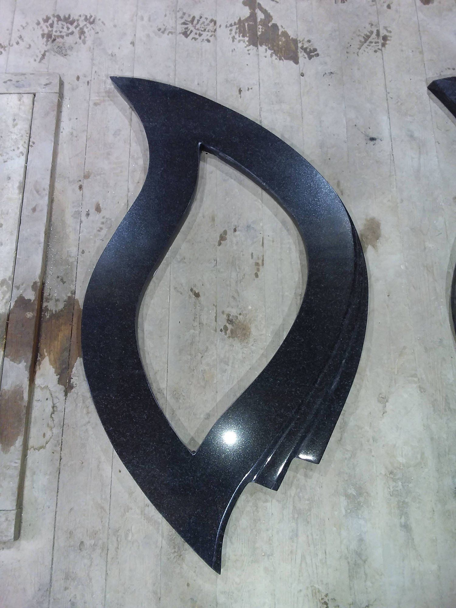 kapavietė su įrengtu gėlynu