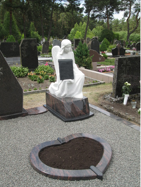 kapavietė su įrengtu gėlynu