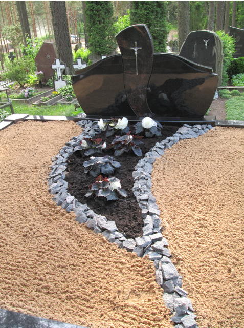 kapavietė su įrengtu gėlynu