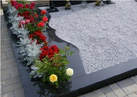 kapavietė su įrengtu gėlynu