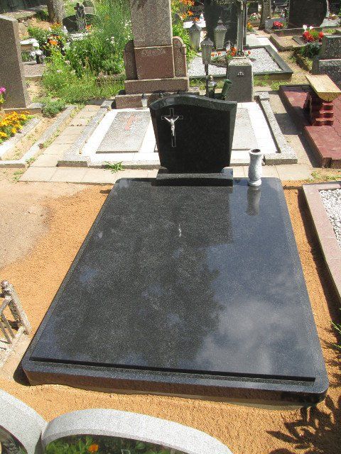 Kapavietė dengta akmens ploštėmis