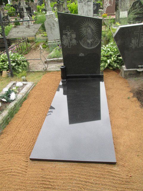 Kapavietė dengta akmens ploštėmis