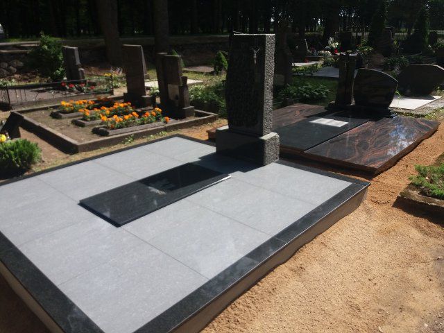 Kapavietė dengta plytelėmis