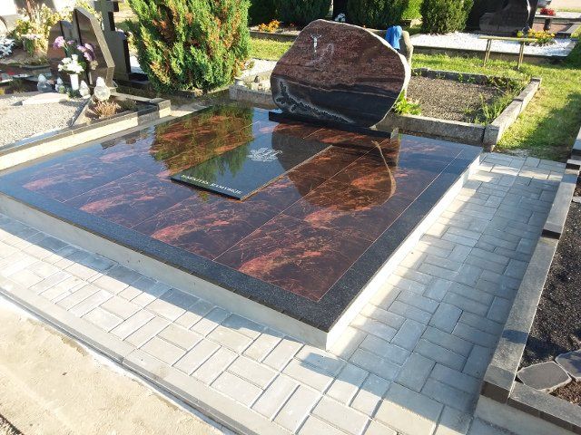 Kapavietė dengta plytelėmis