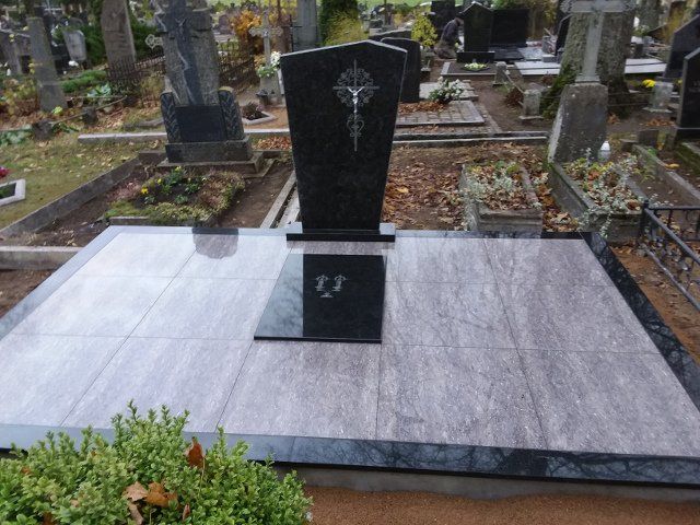 Kapavietė dengta plytelėmis