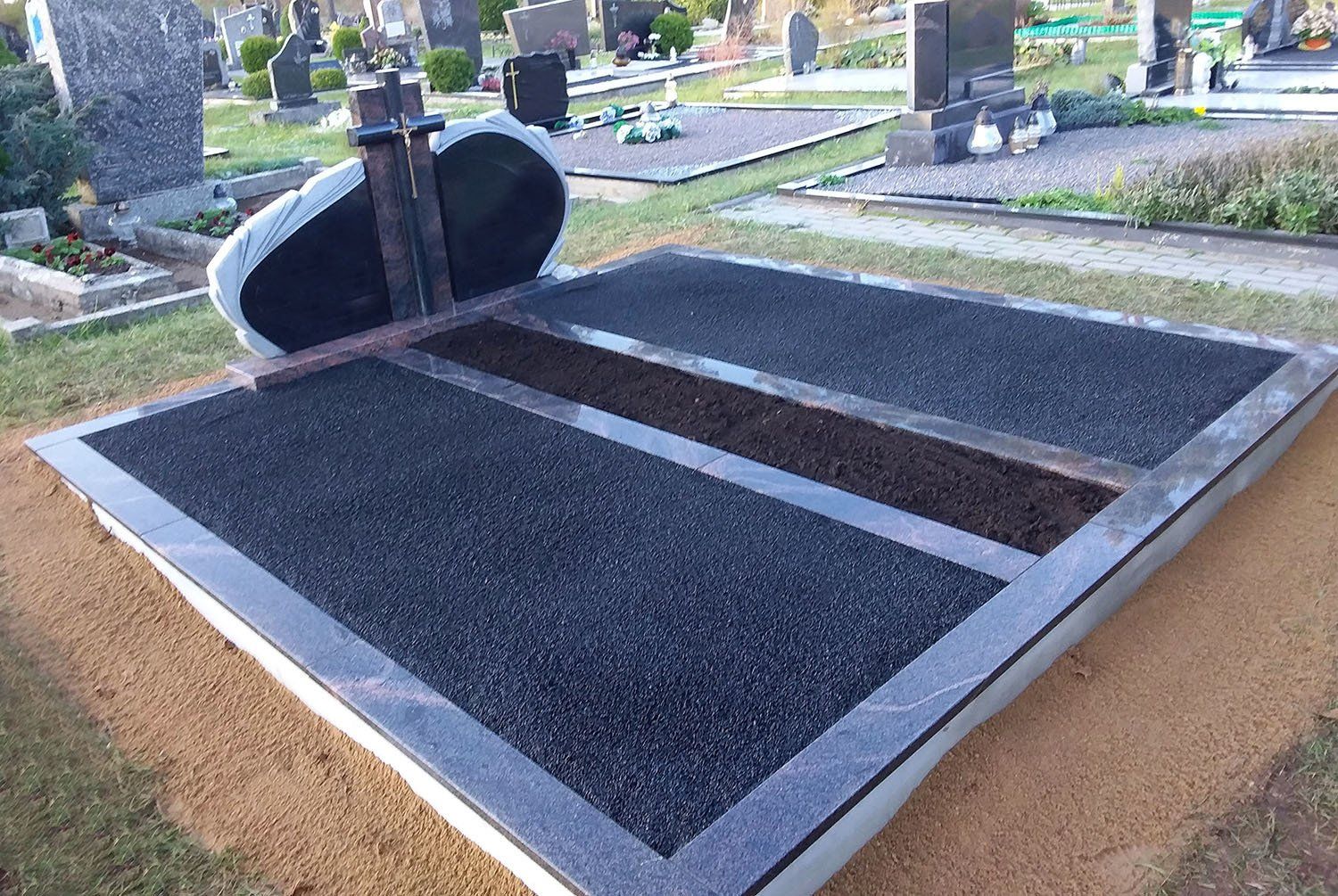 sutvarkytos kapavietės