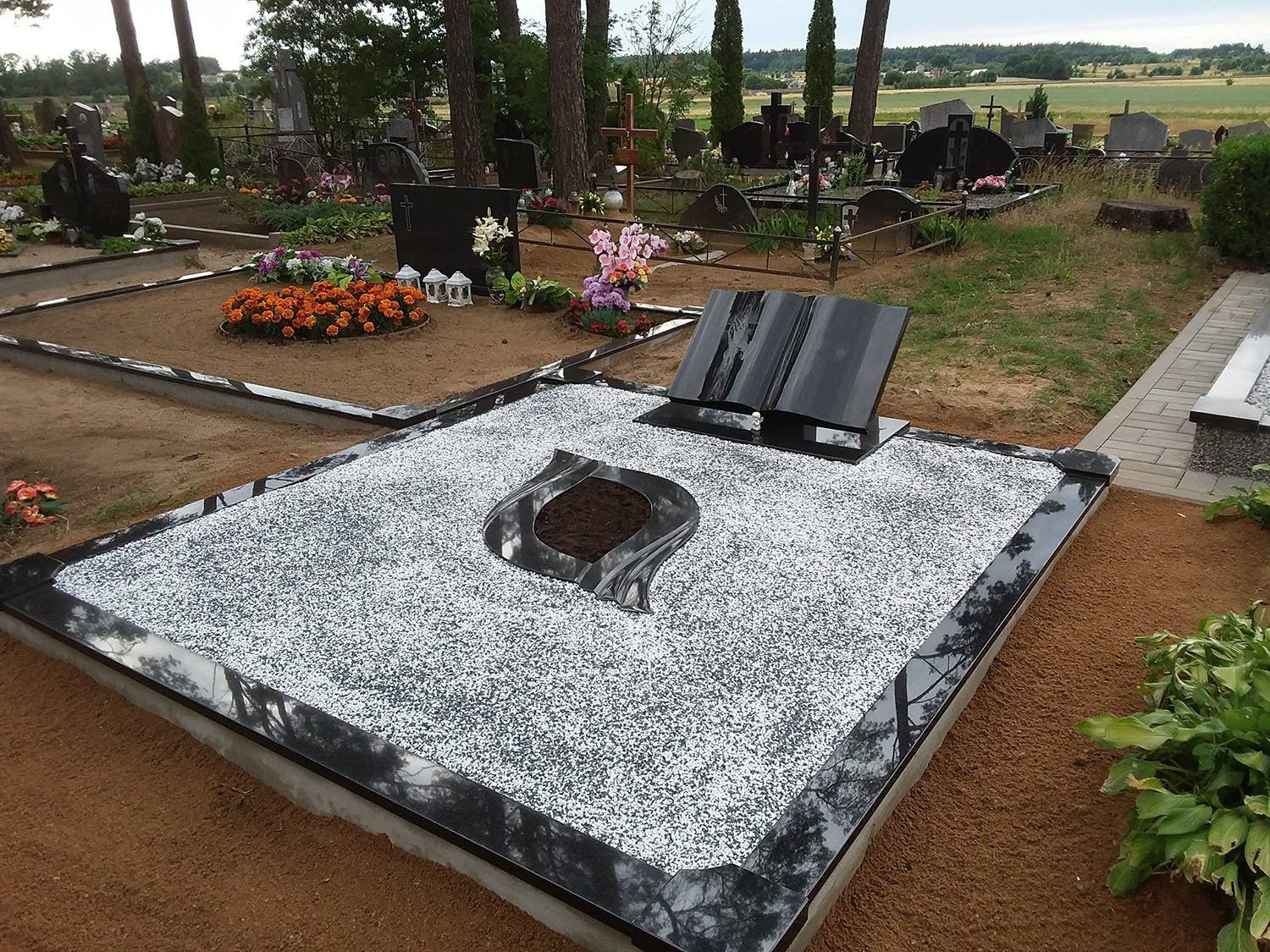 sutvarkytos kapavietės