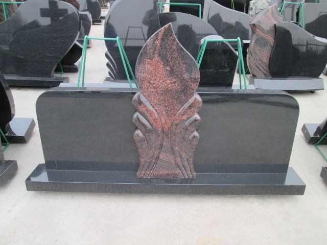 Triju daliu paminklas