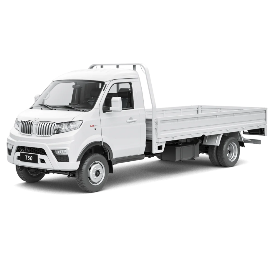 Vista desde la parte frontal izquierda de la cabina de un camión FAW blanco, con el logotipo de un motor Cummins en la esquina superior derecha.