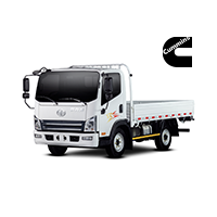 Un camión de plataforma blanca, ligero y con el logotipo de un motor Cummins, visto desde un ángulo frontal de tres cuartos sobre un fondo blanco.