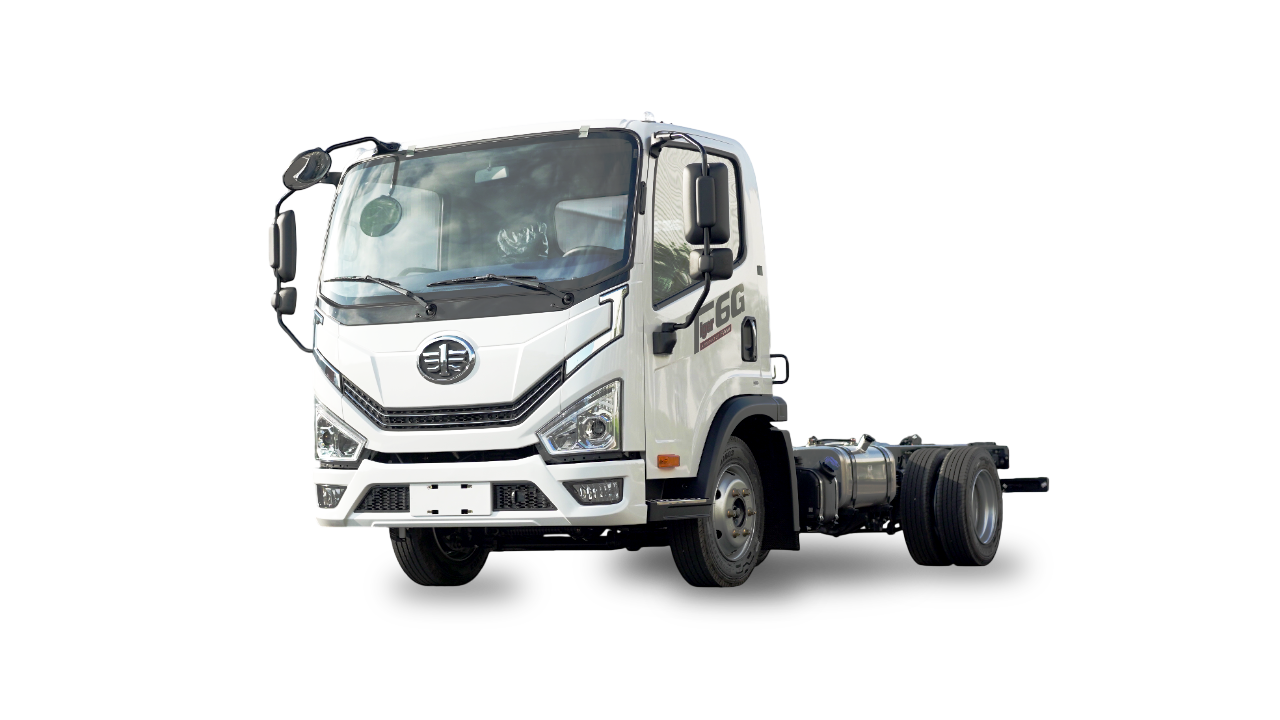 Un camión blanco con plataforma sobre un fondo blanco.