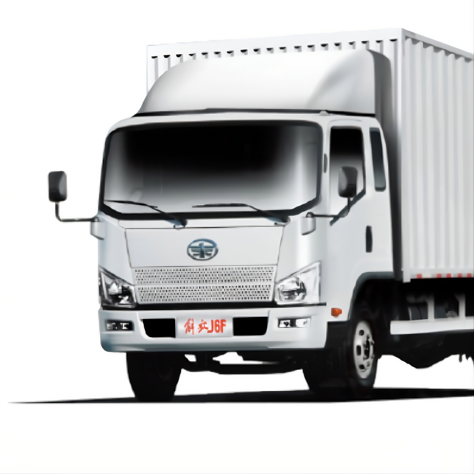 Vista frontal de un camión blanco con un logotipo de parrilla prominente, sobre un fondo blanco liso.