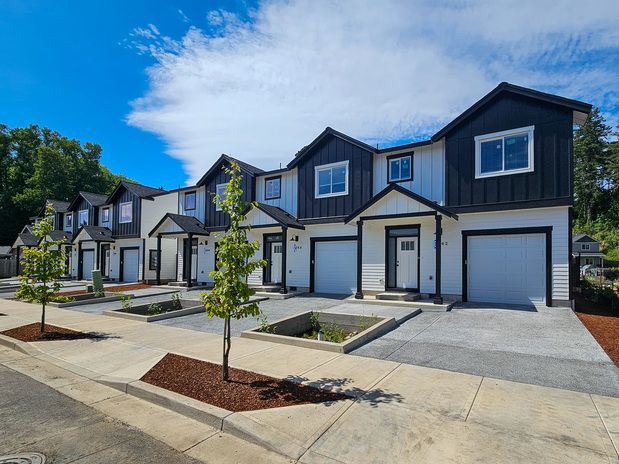 Riverwood Apartments exterior