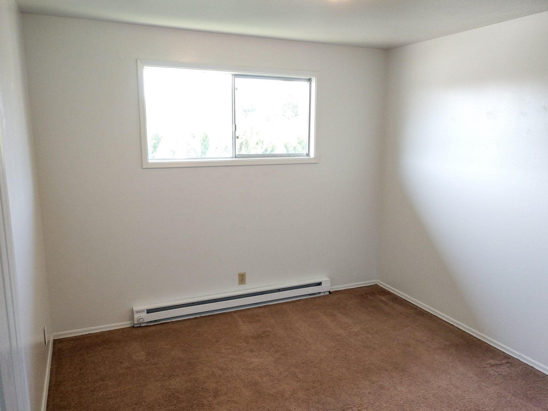 Crown Property Management, Inc. The Apartments at Elizabeth Gardens