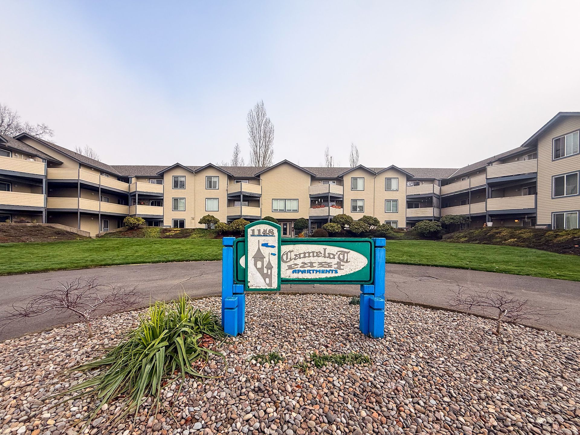 Riverwood Apartments exterior