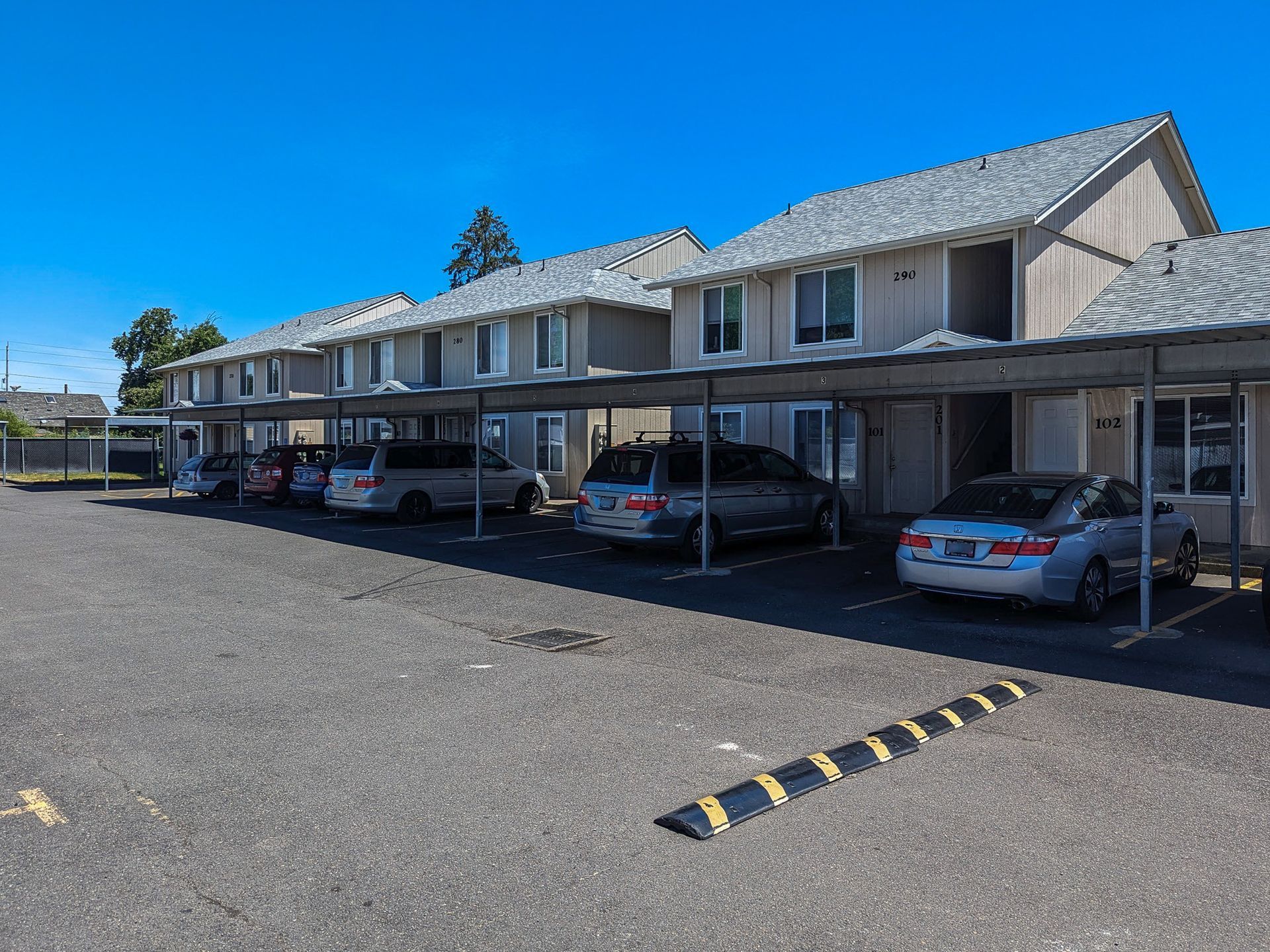 Riverwood Apartments exterior