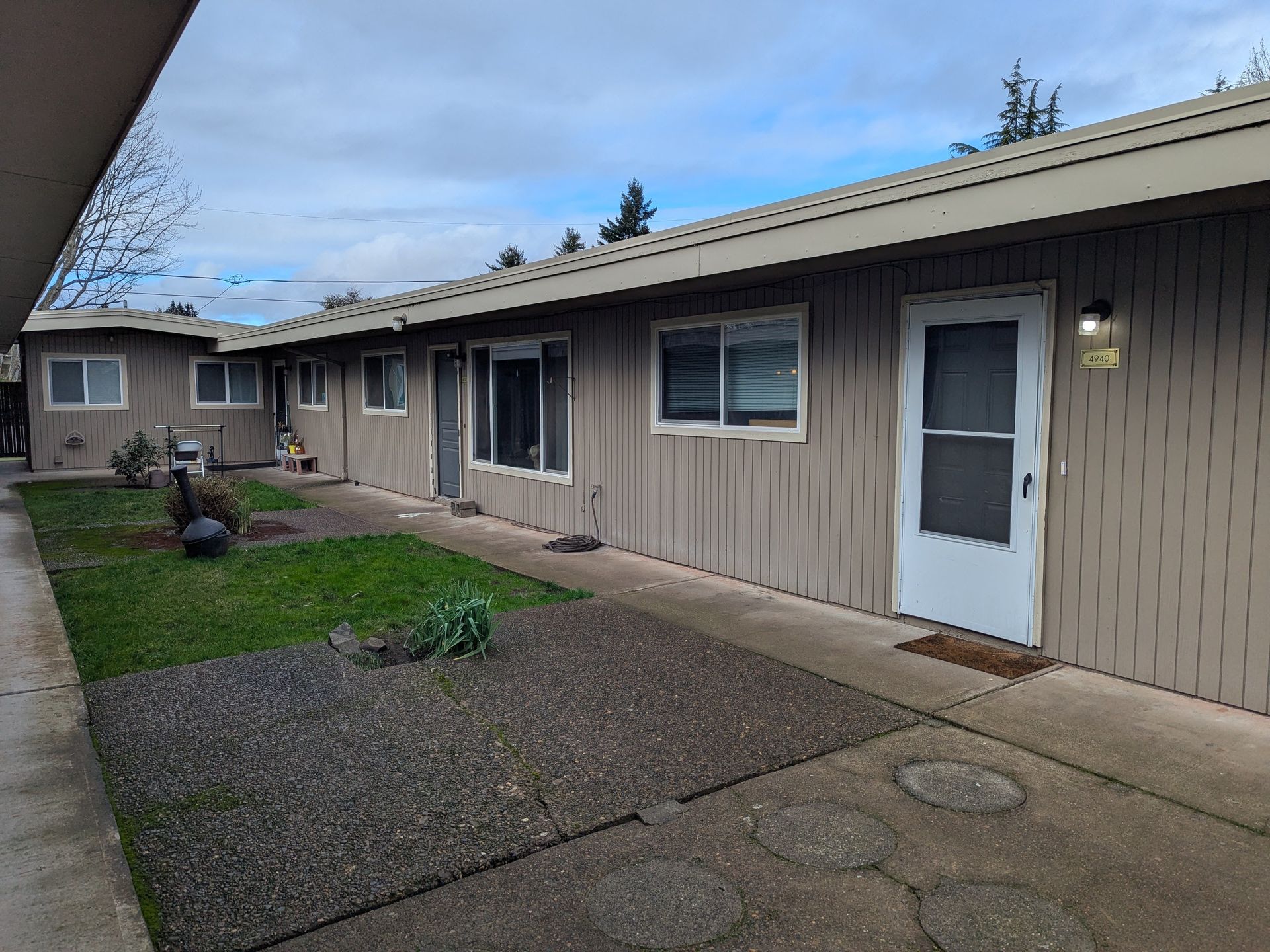Riverwood Apartments exterior