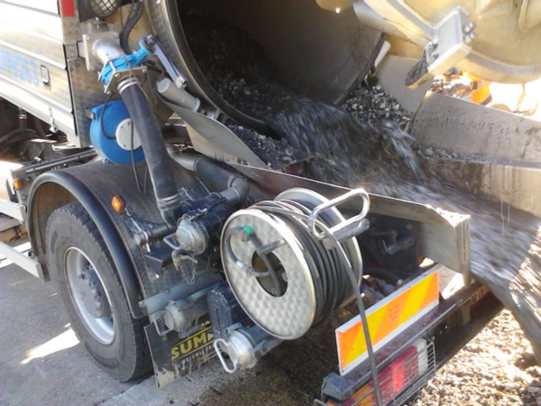 spurgo di fognature con mezzi adeguati