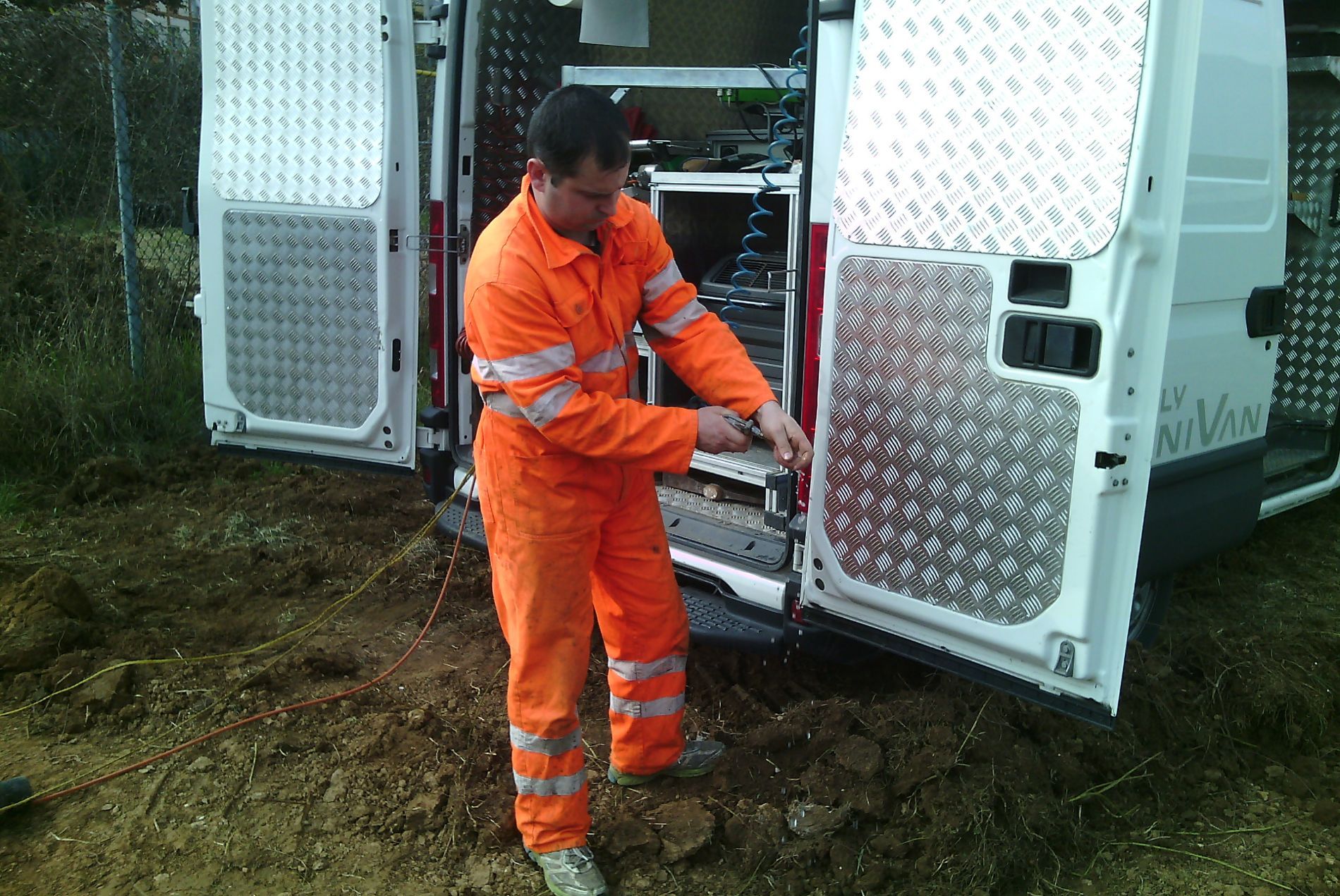personale qualificato per lo spurgo di pozzi neri e fognature