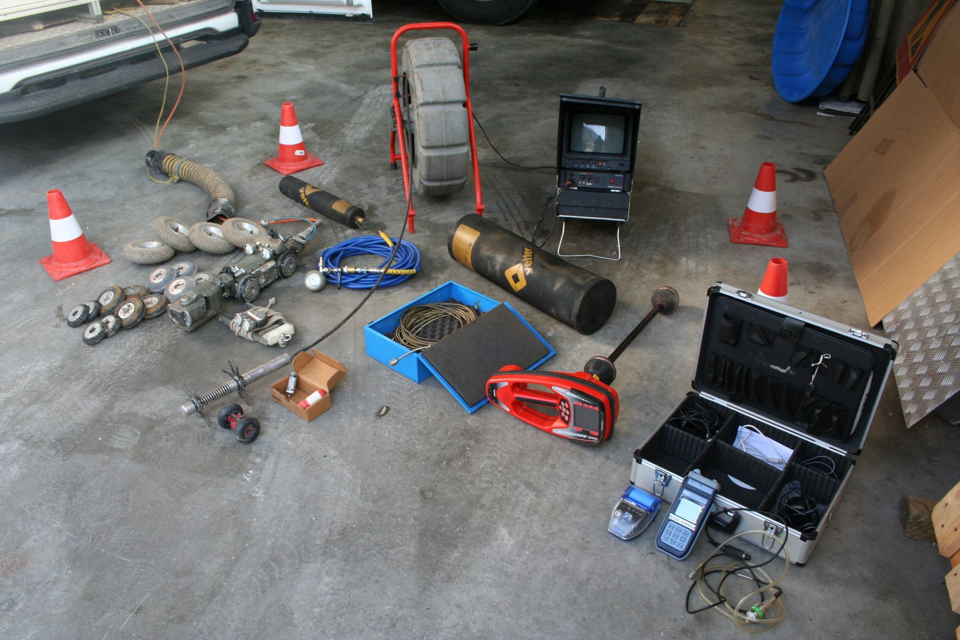 attrezzature tecniche per la videoispezione di fognature, pozzi e tubazioni