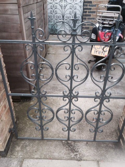 Metal fencing installed by M&M Metalwork