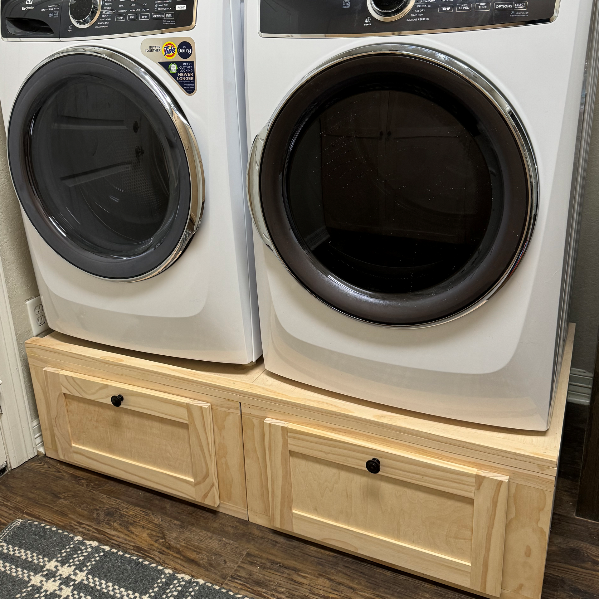 Washer / dryer pedestal