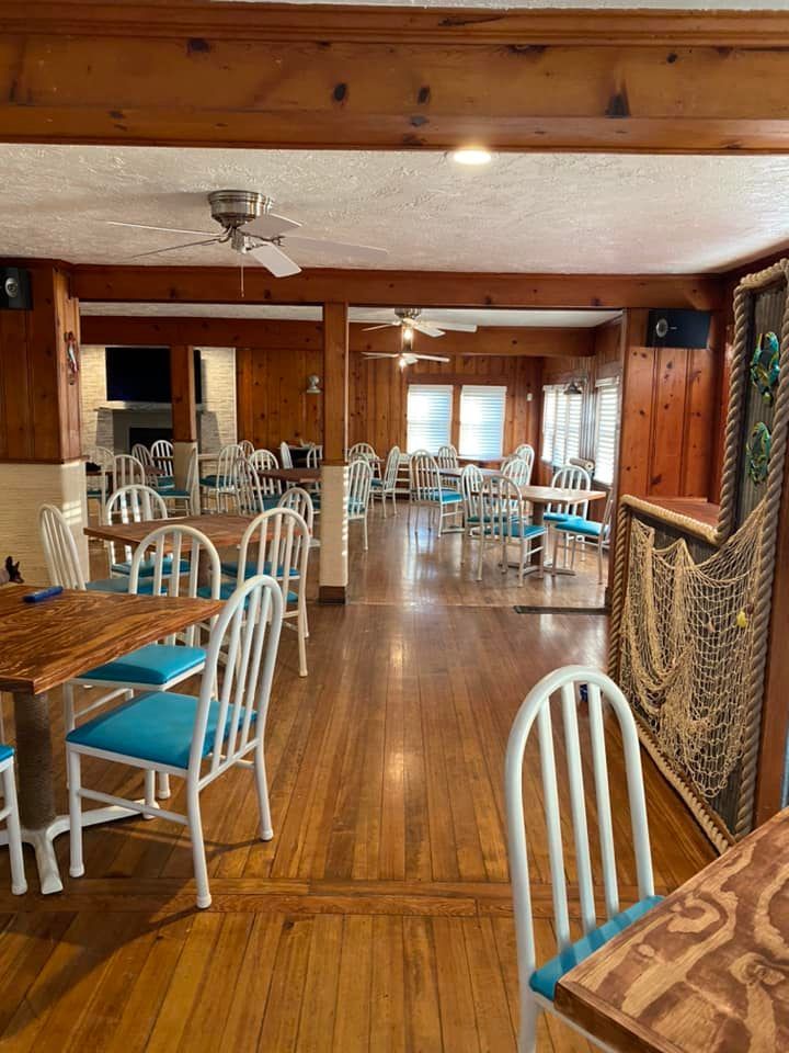 Kraby J's dining room in Antioch, Illinois