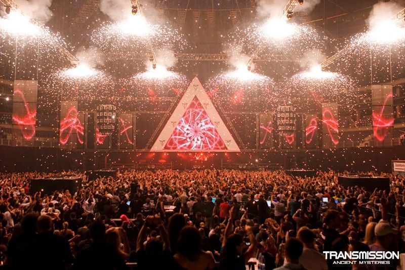Red lasers and confetti erupt at Transmission festival main stage