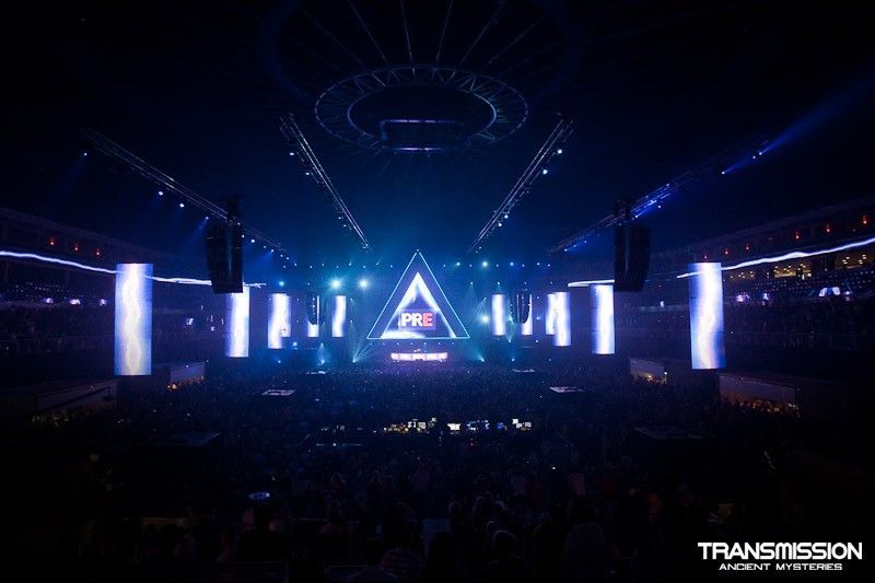 Transmission stage glows blue with triangular visuals and lights