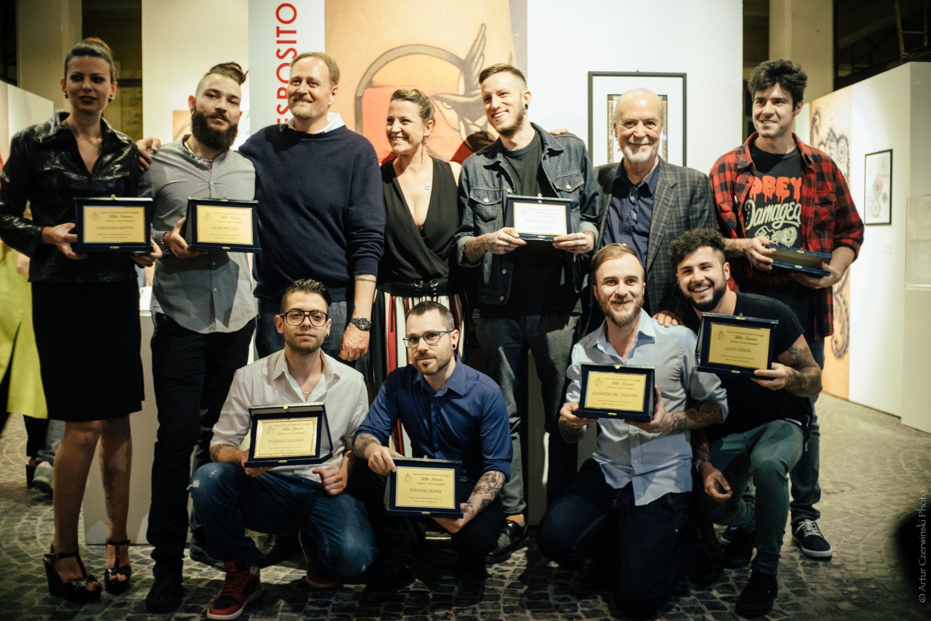 Donna con trucco decorativo a tema