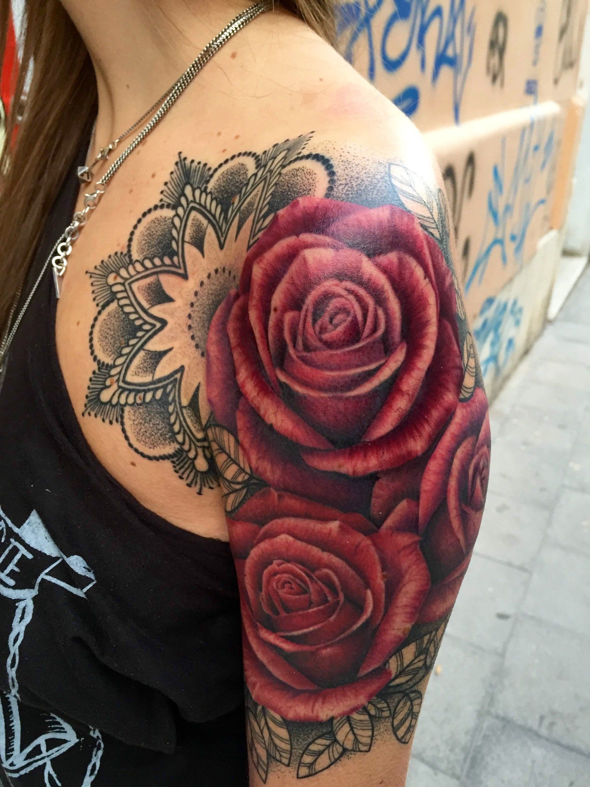 Tatuaggio a forma di rosa