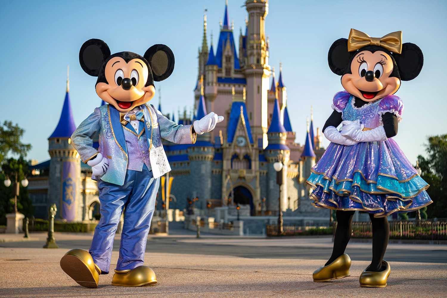Walt Disney World Vacation Planners | Mickey & Minnie at Disney Castle 50th Celebration