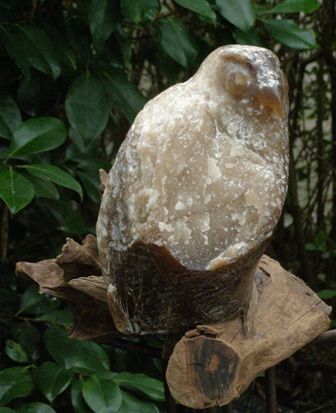 Beeld Torenvalk albast Laura Ruhe