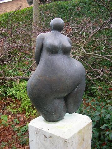 Laura Ruhe beeld Dikke dame brons