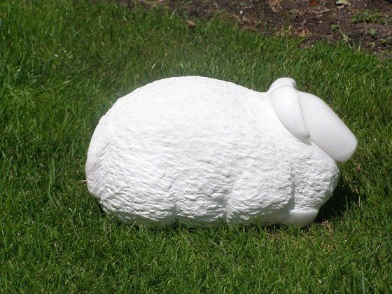 Beeld schaap albast Laura Ruhe