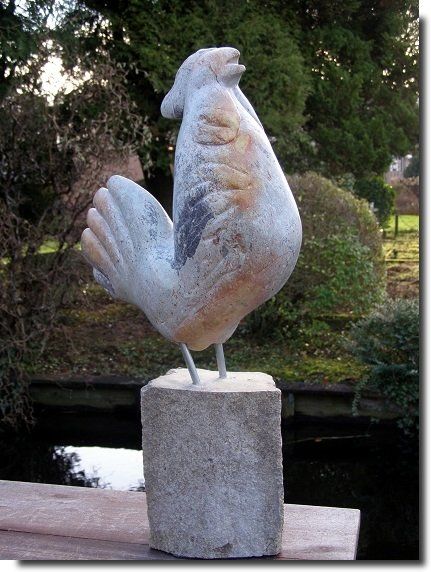 Beeld haan opaal serpentijn Laura Ruhe