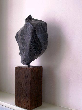 Beeld tors albast Laura Ruhe