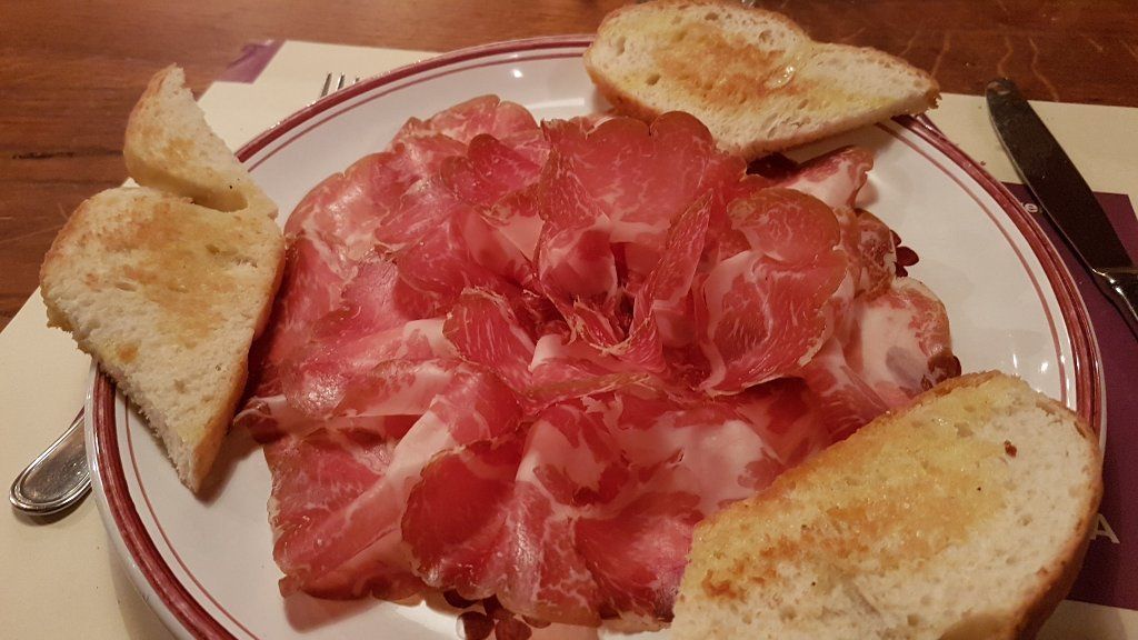tagliere con salumi