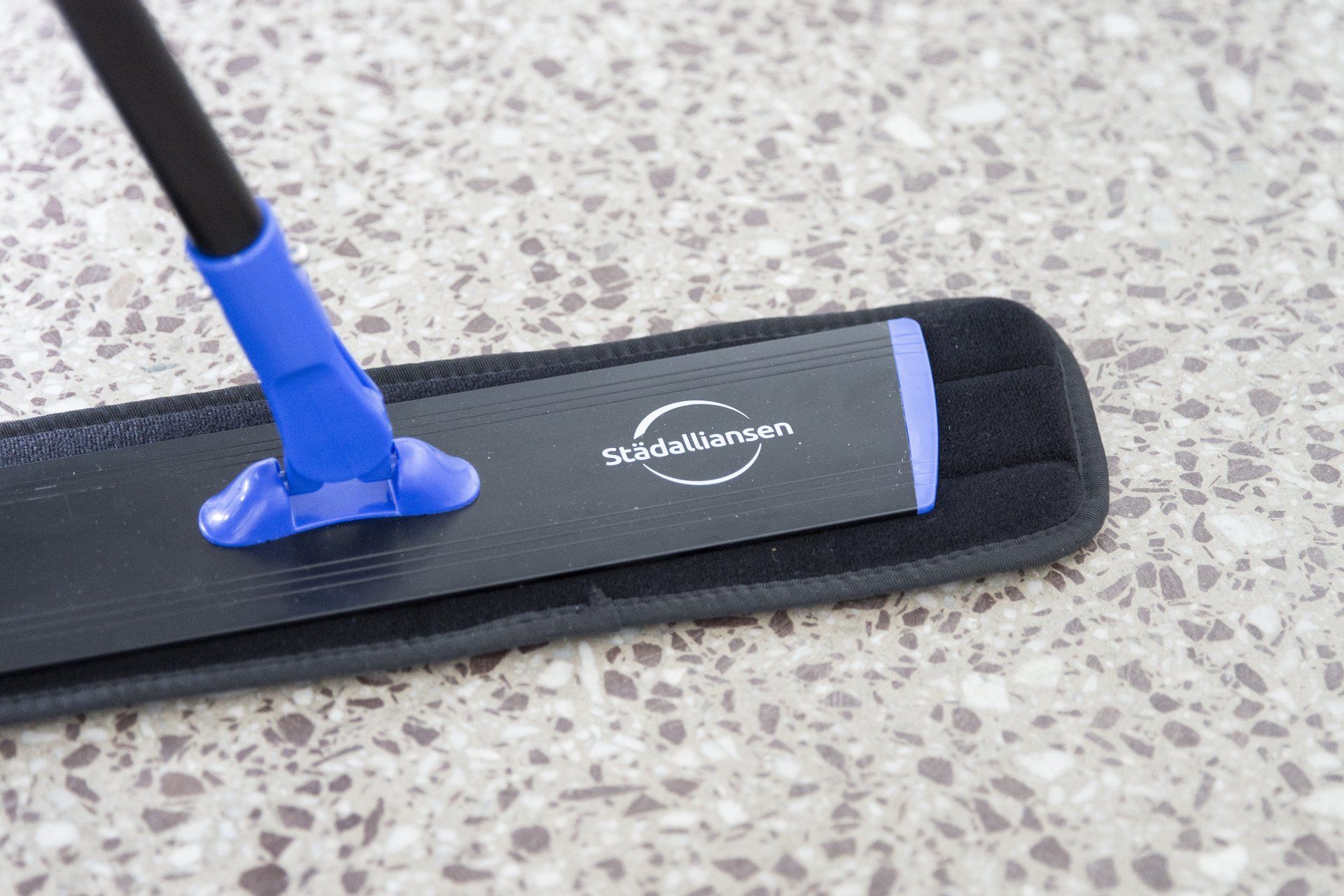 Mopp med Städalliansen logo