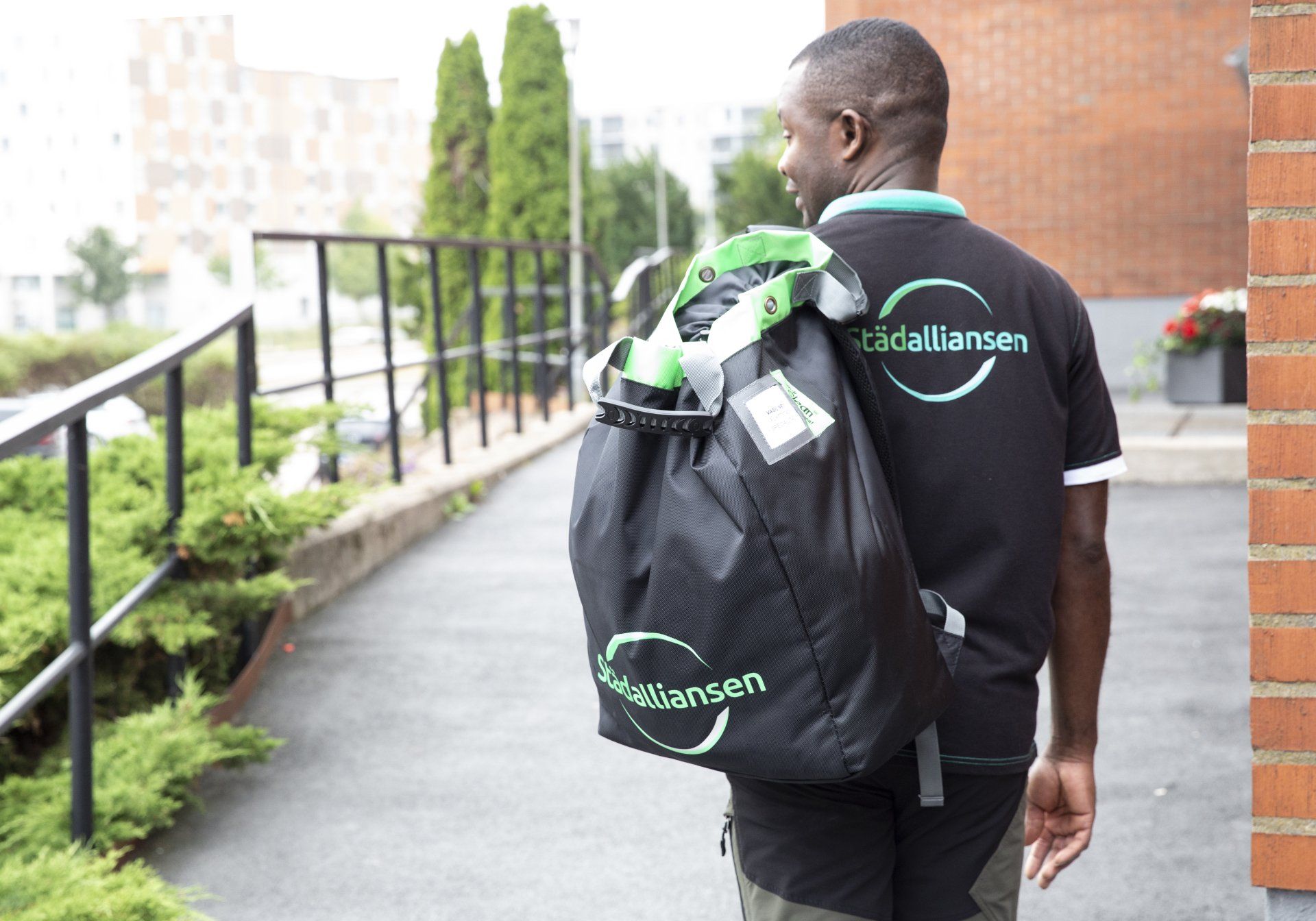 Glad medarbetare med kollektivavtal