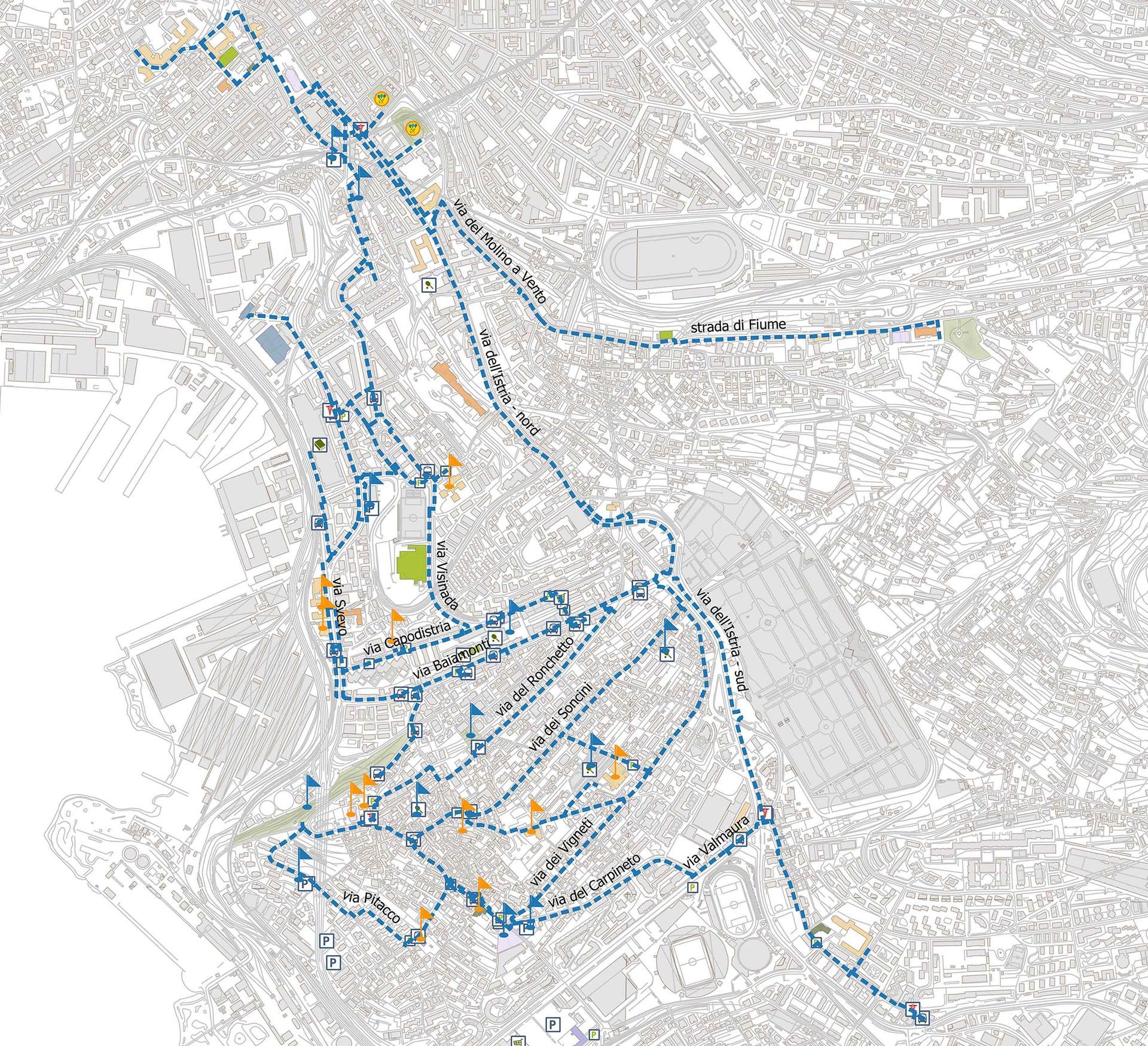 Mappa con indicati i percorsi, le aree scoperte e gli edifici comunali analizzati dal PEBA.