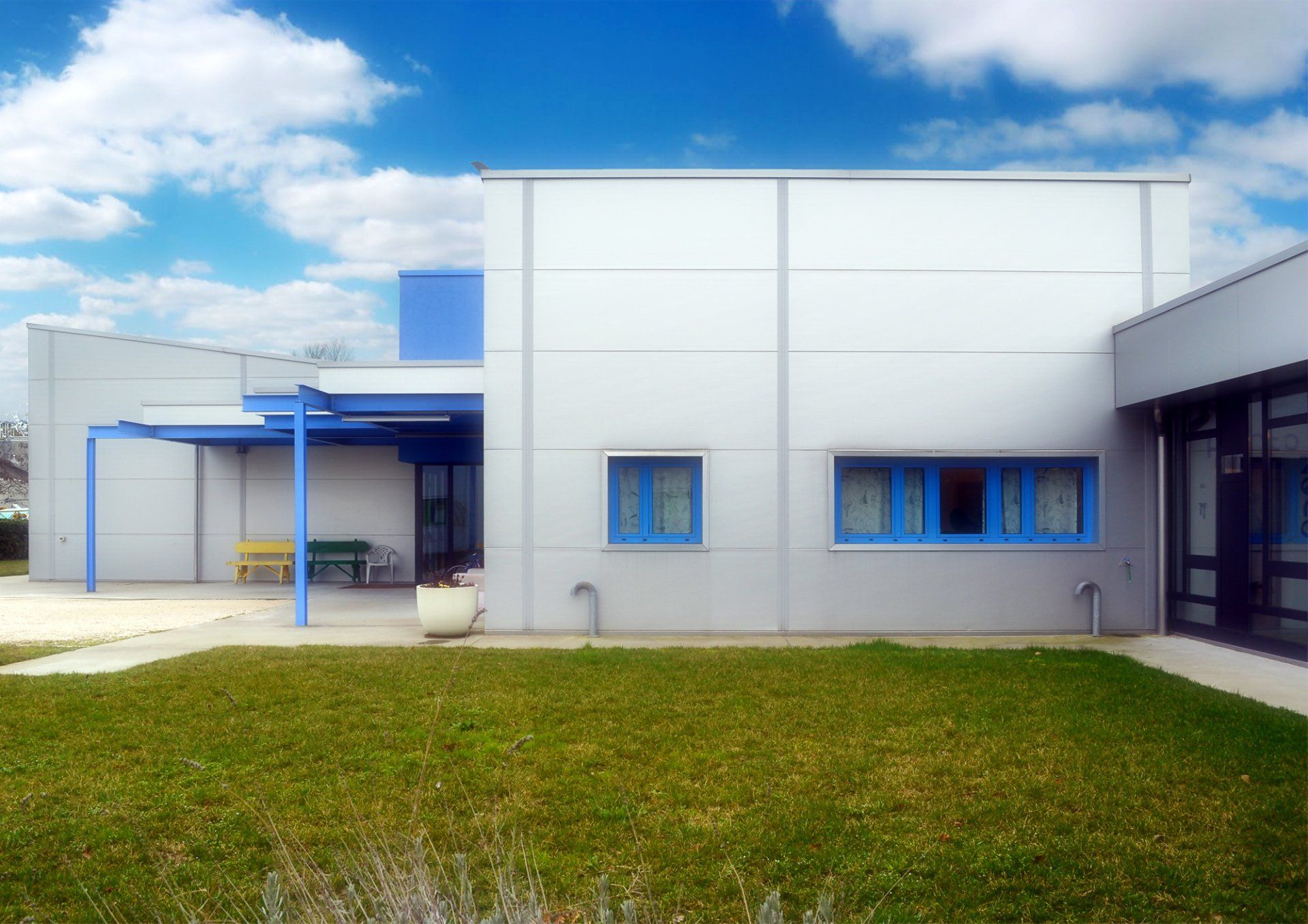 Edificio senza barriere architettoniche per l'inserimento lavorativo di persone adulte con disabilità