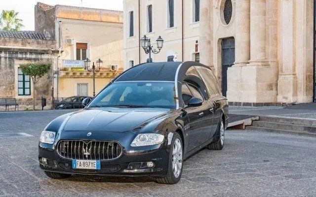 Auto per trasporto funebre
