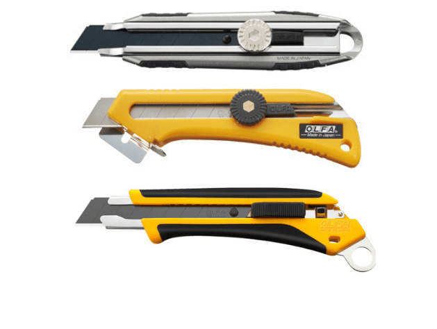 Se muestran tres tipos diferentes de cutters multiusos sobre un fondo blanco.