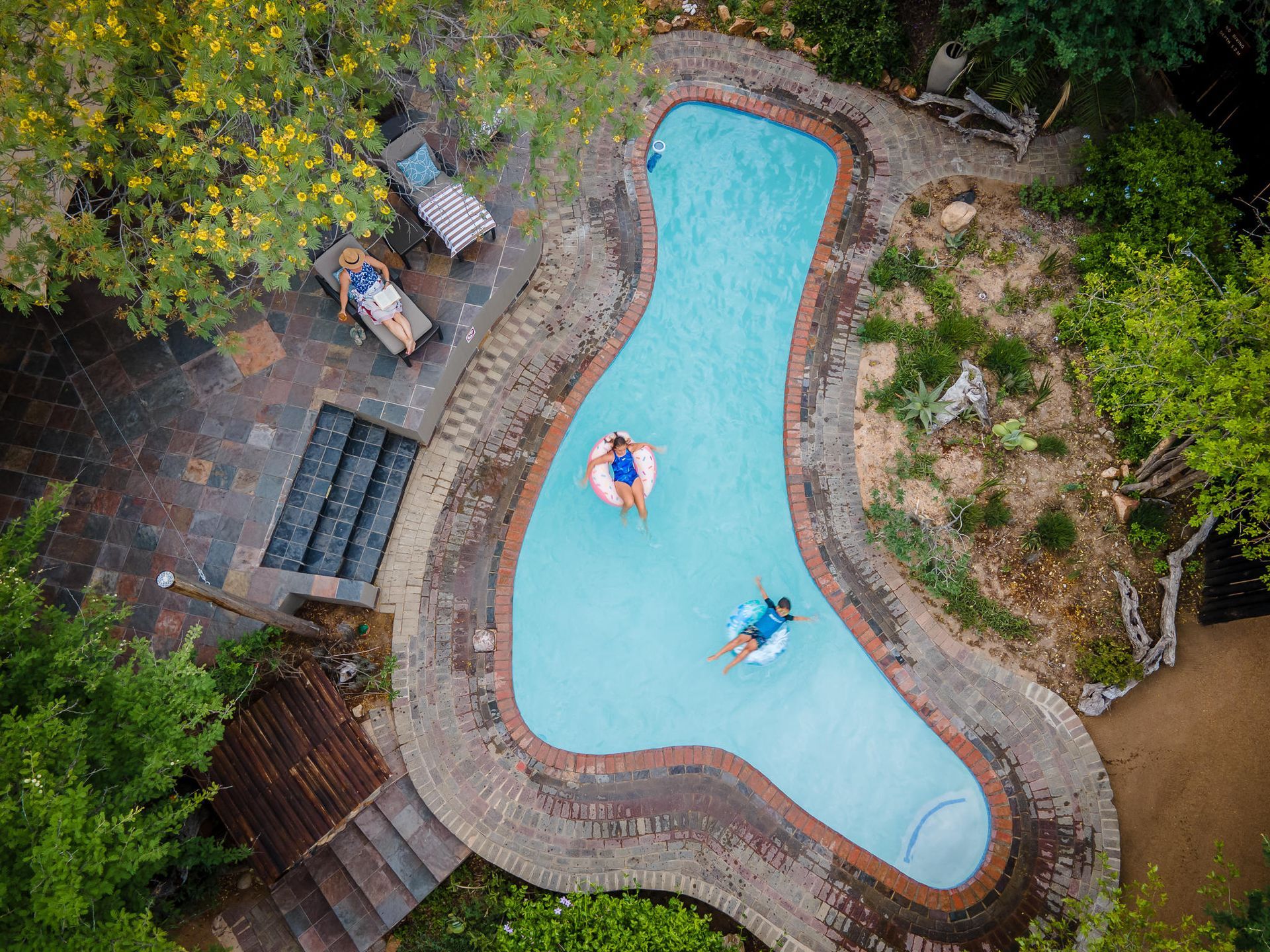 Kambaku Safari Lodge Swimming Pool