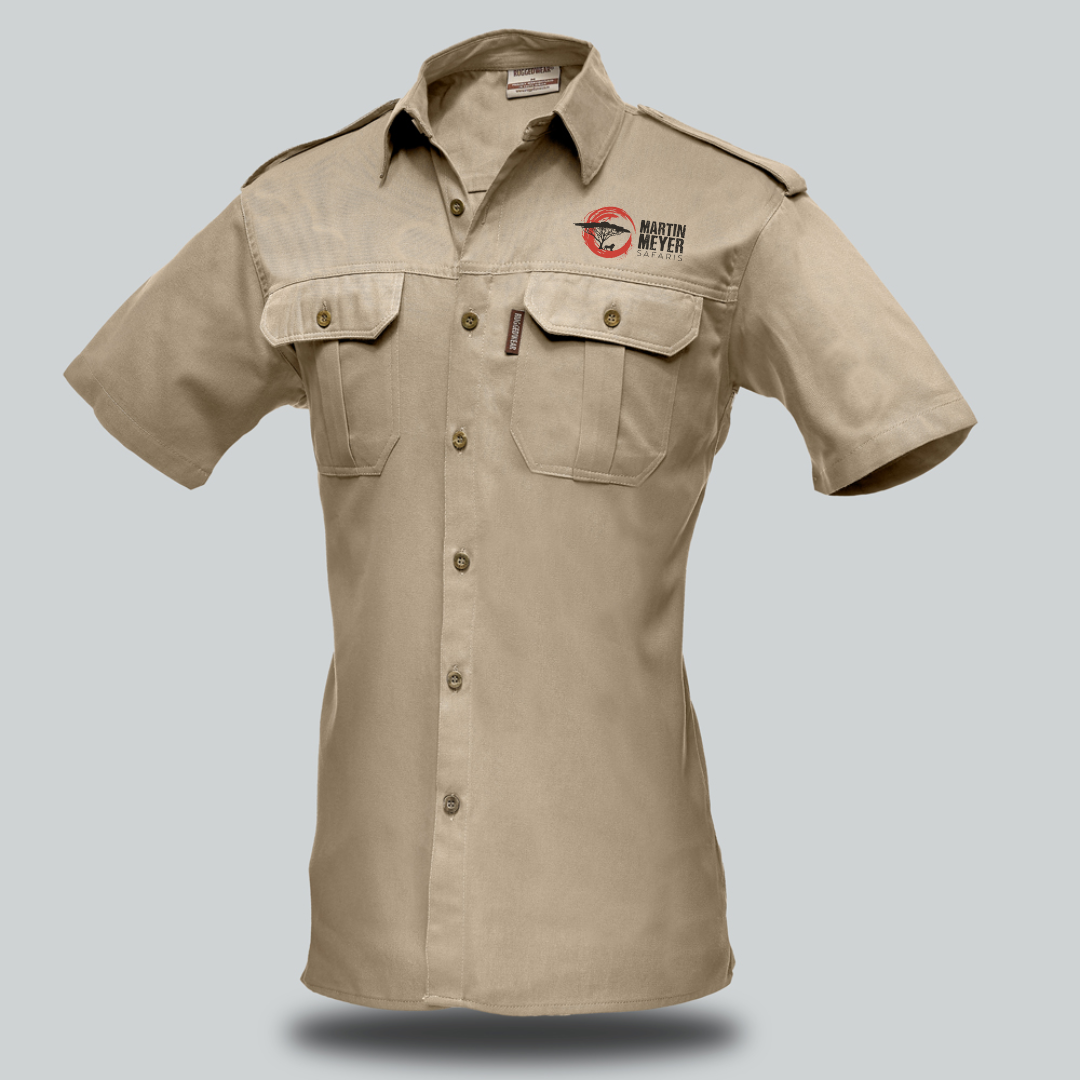 Khaki short-sleeved shirt with button-down front and two chest pockets, embroidered logo on the right chest.