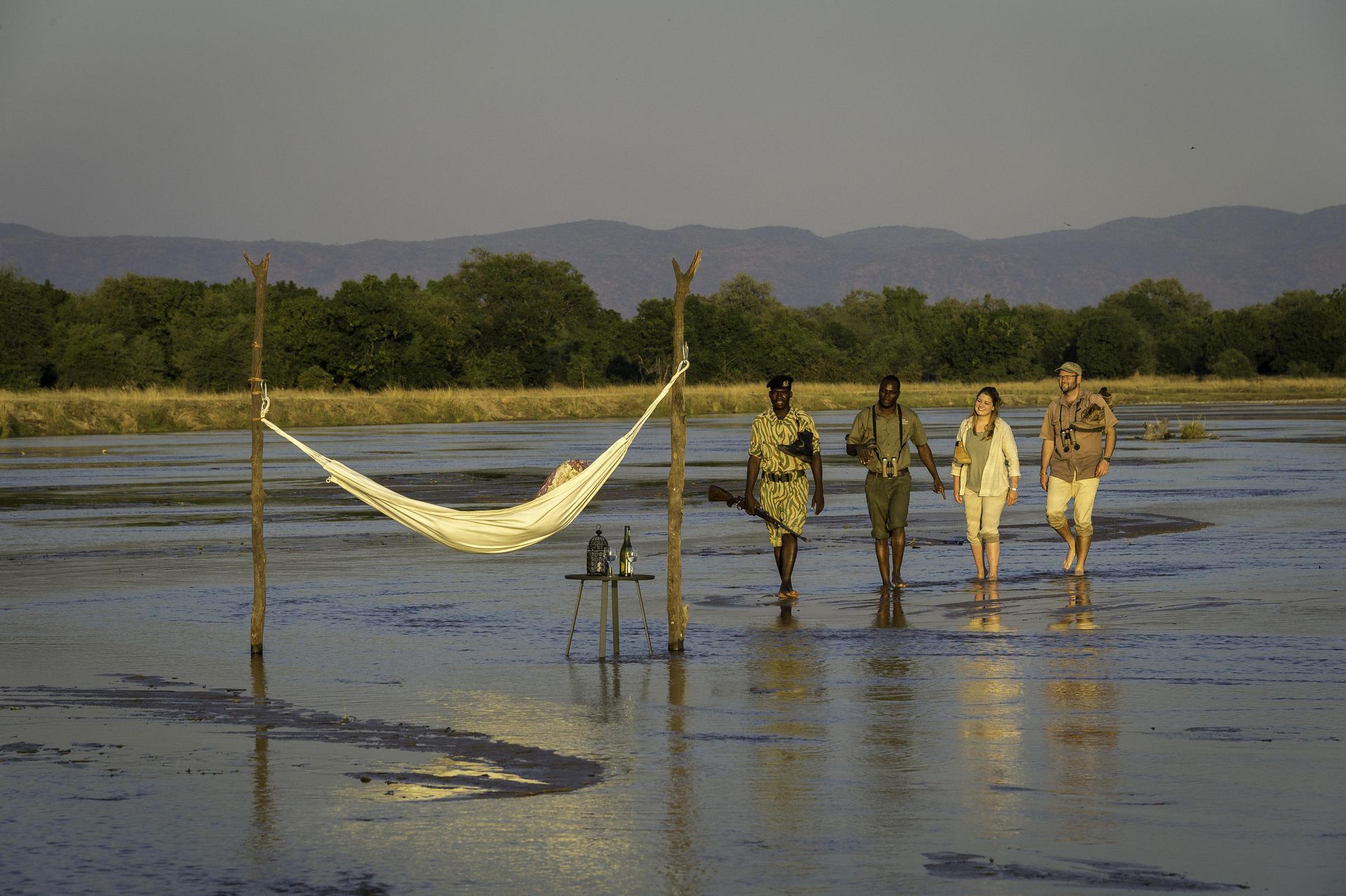 Walking Safari in Zambia © Bushcamp Company